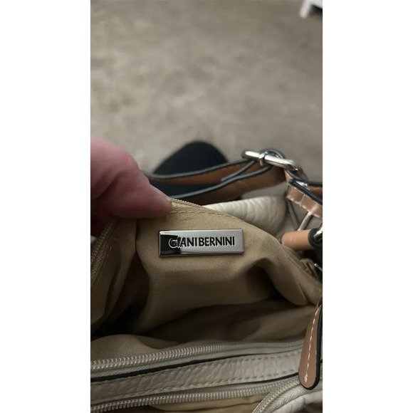 Giani Bernini Women's Colorblock Hobo Bag Black & Cream Shoulder Strap - Picture 5 of 6